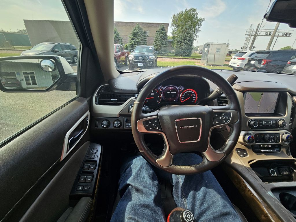 2015 GMC Yukon Image 18