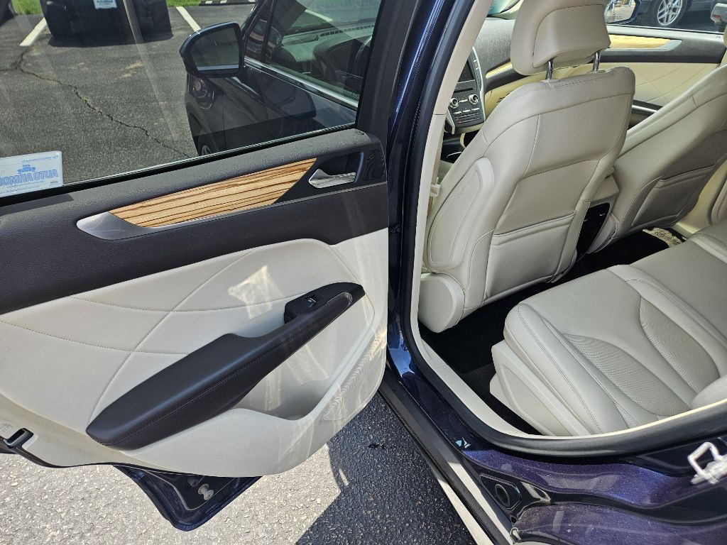 2015 Lincoln MKC Image 11