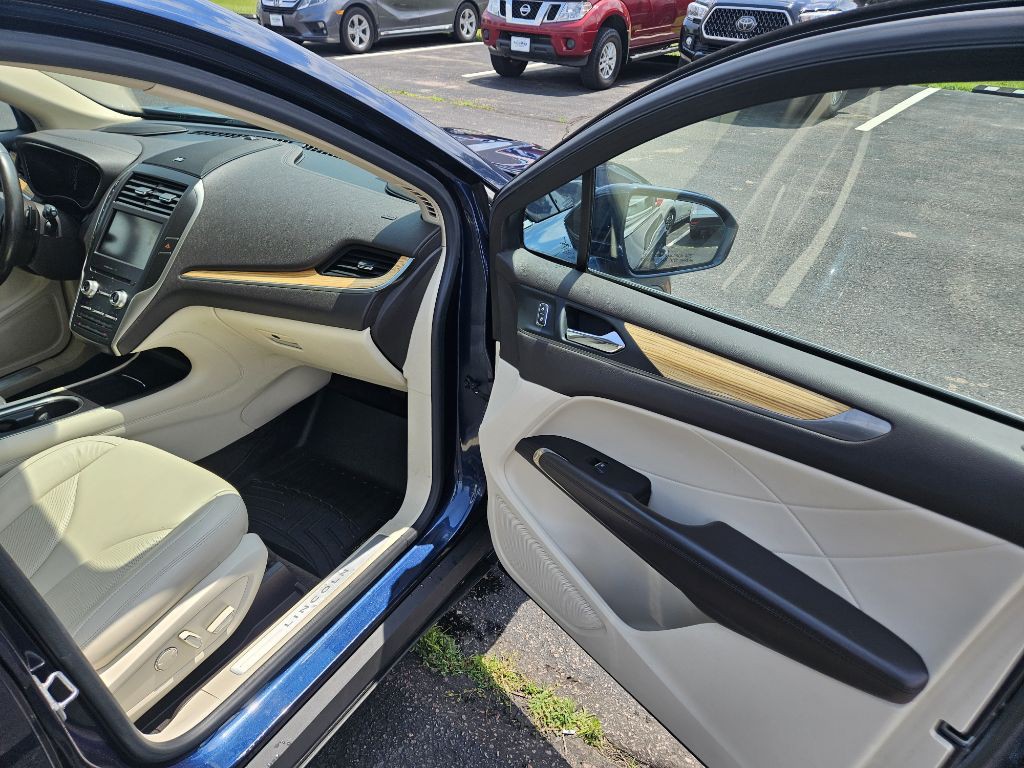 2015 Lincoln MKC Image 16
