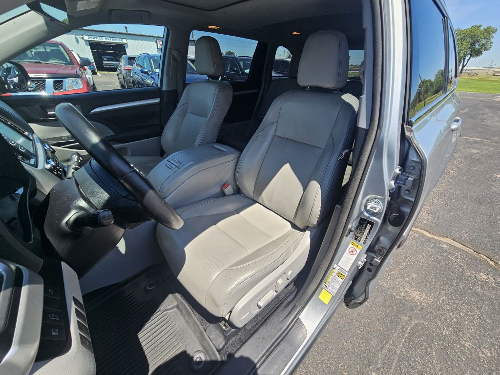 2018 Toyota Highlander Image 11
