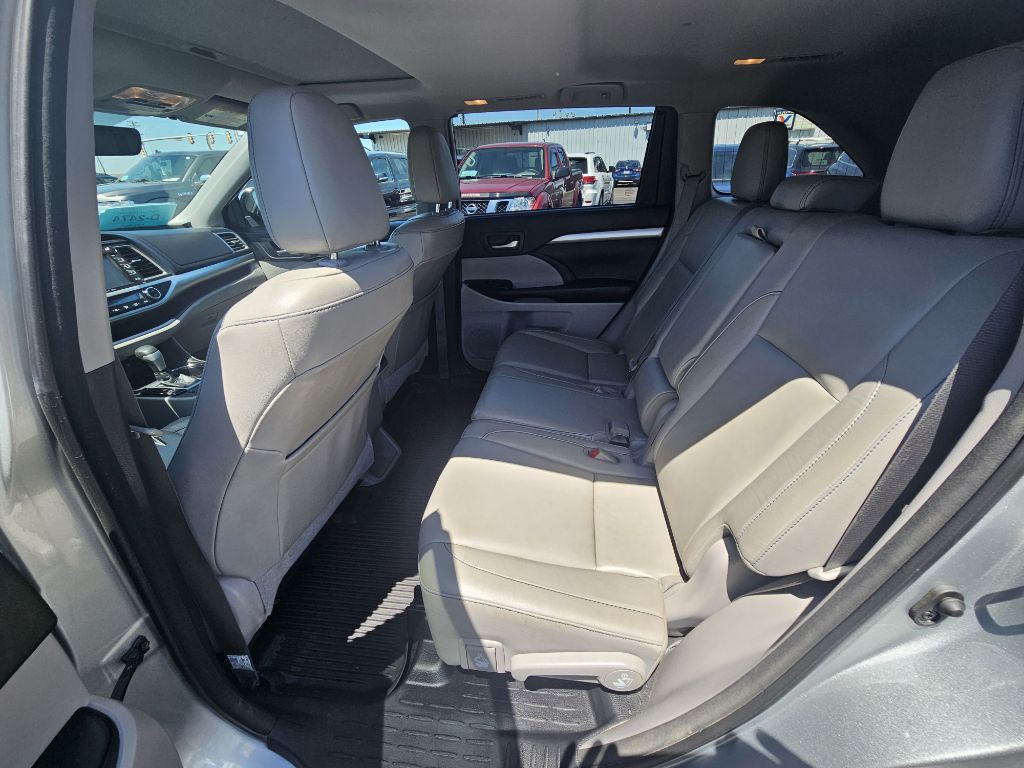 2018 Toyota Highlander Image 12