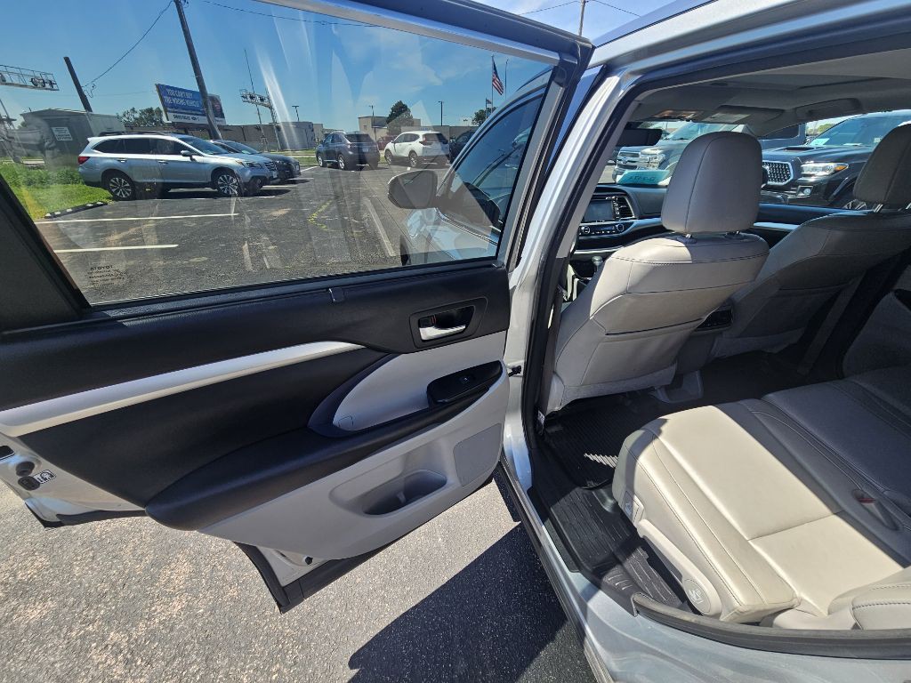 2018 Toyota Highlander Image 13