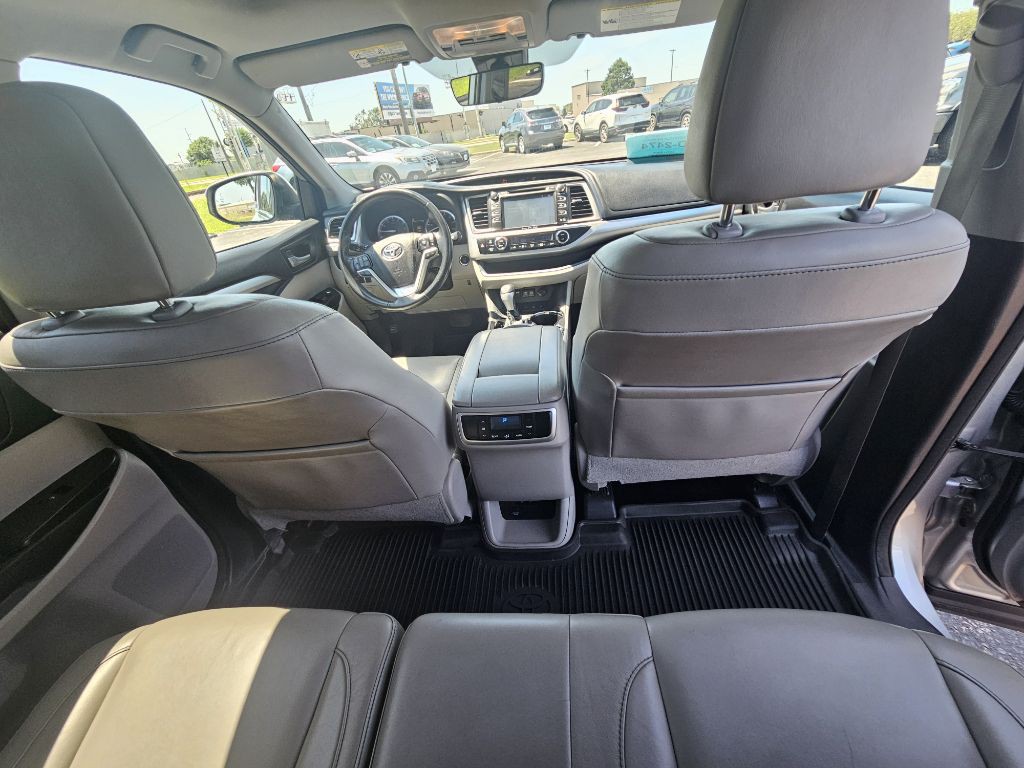 2018 Toyota Highlander Image 18