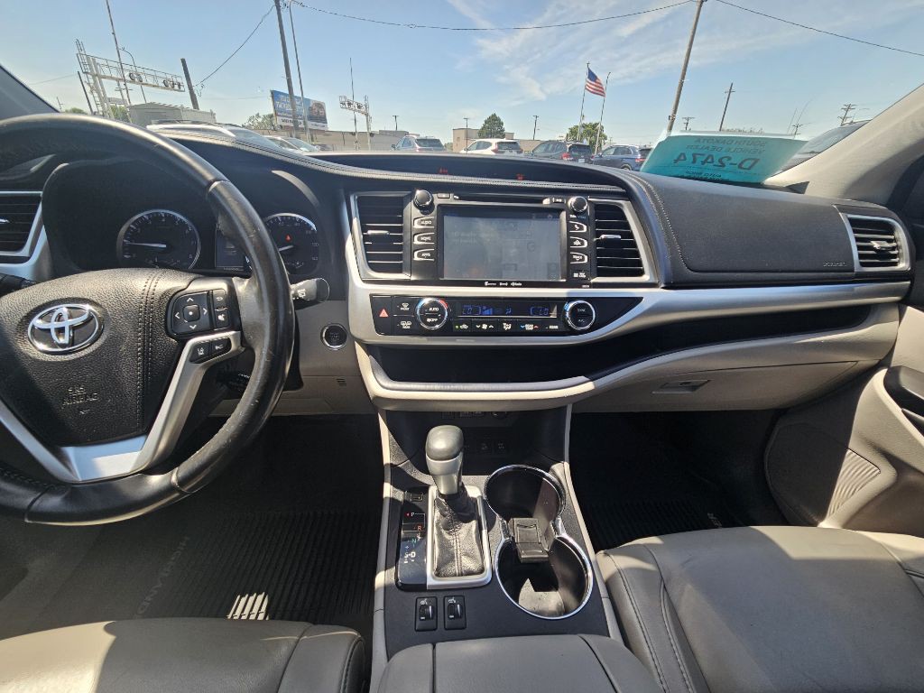2018 Toyota Highlander Image 19