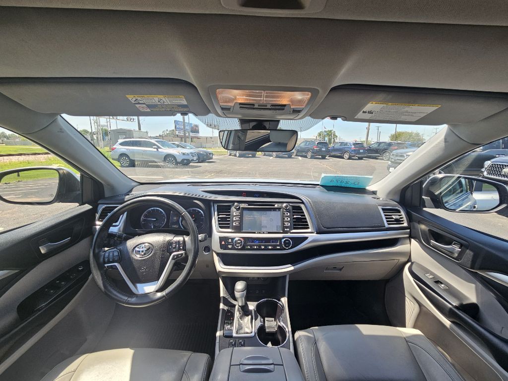 2018 Toyota Highlander Image 21