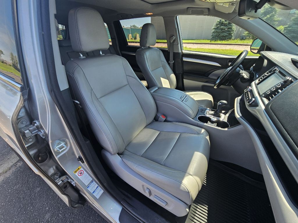 2018 Toyota Highlander Image 23