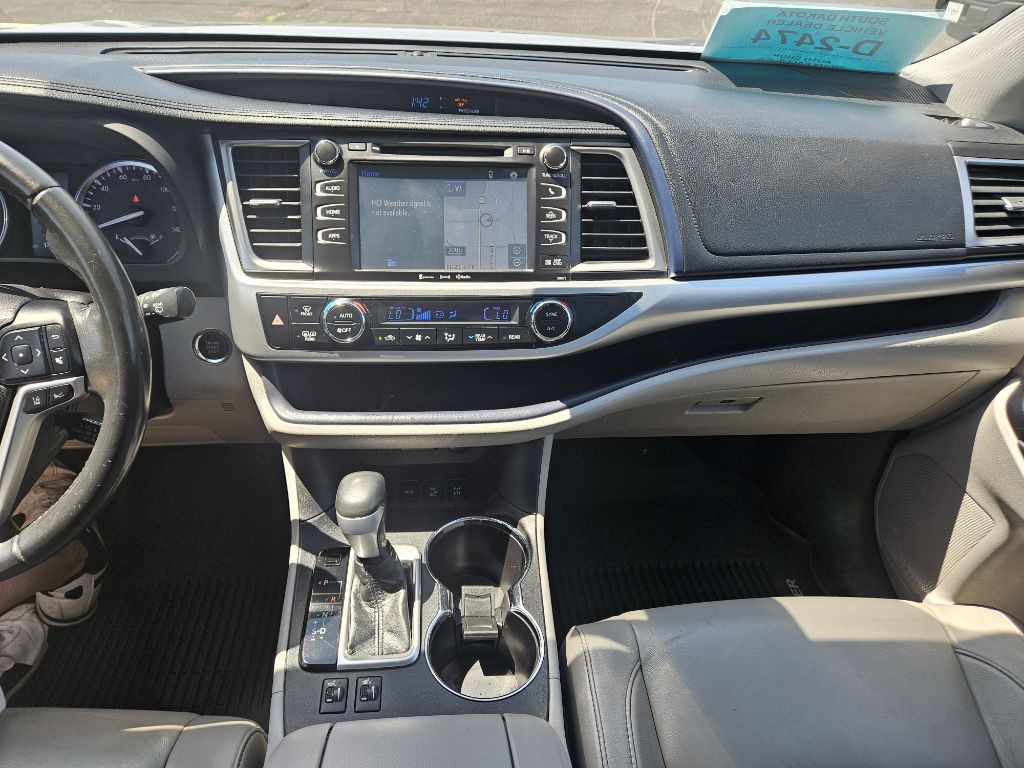 2018 Toyota Highlander Image 24