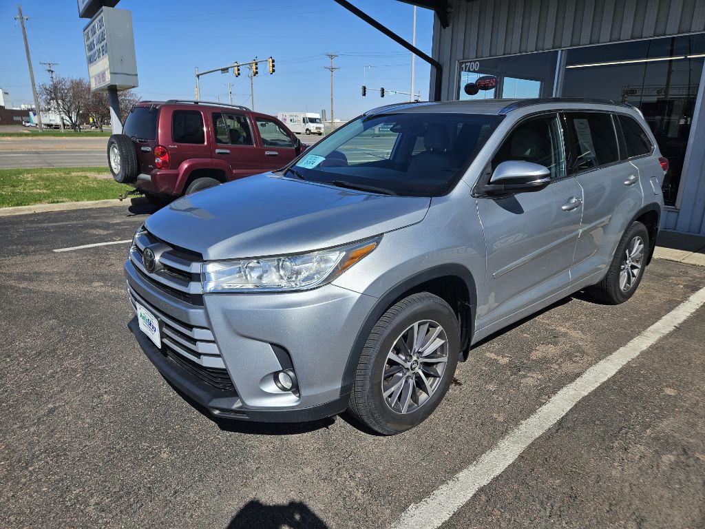 2018 Toyota Highlander Image 1