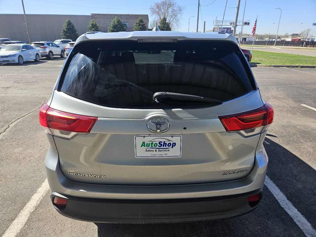 2018 Toyota Highlander Image 4
