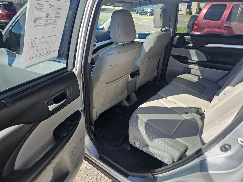 2018 Toyota Highlander Image 12