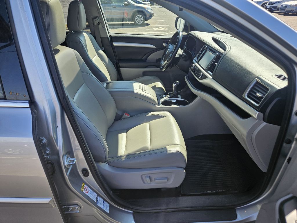 2018 Toyota Highlander Image 18