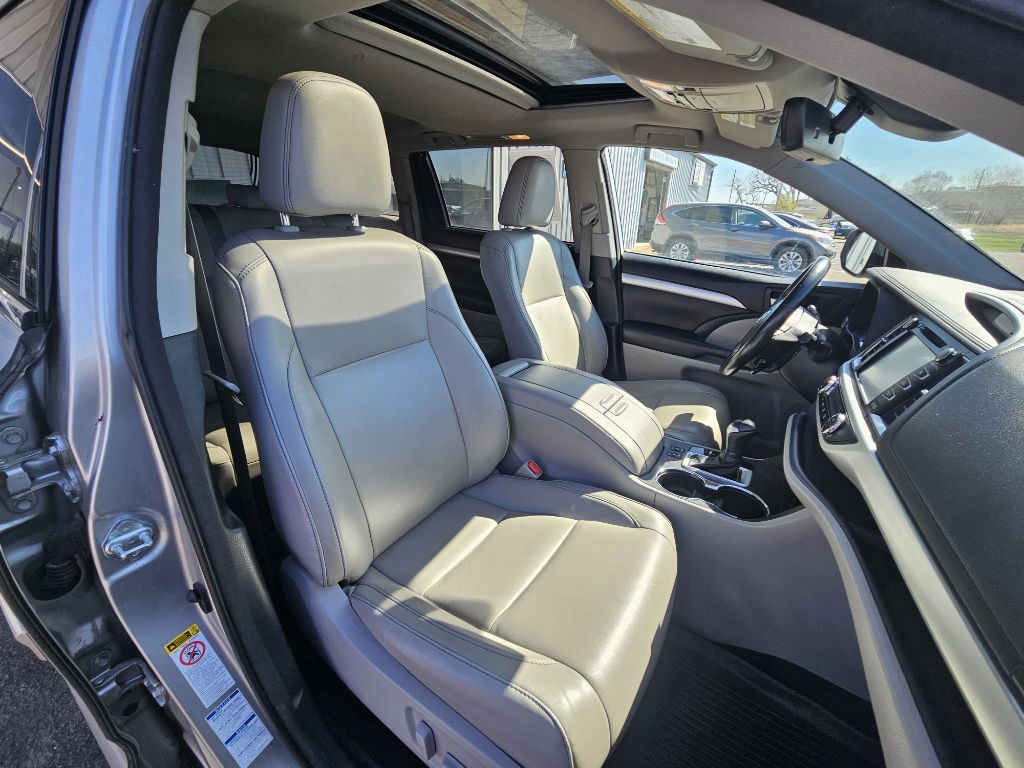 2018 Toyota Highlander Image 20