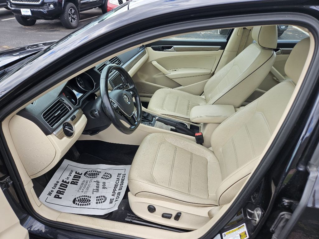 2017 Volkswagen Passat Image 9