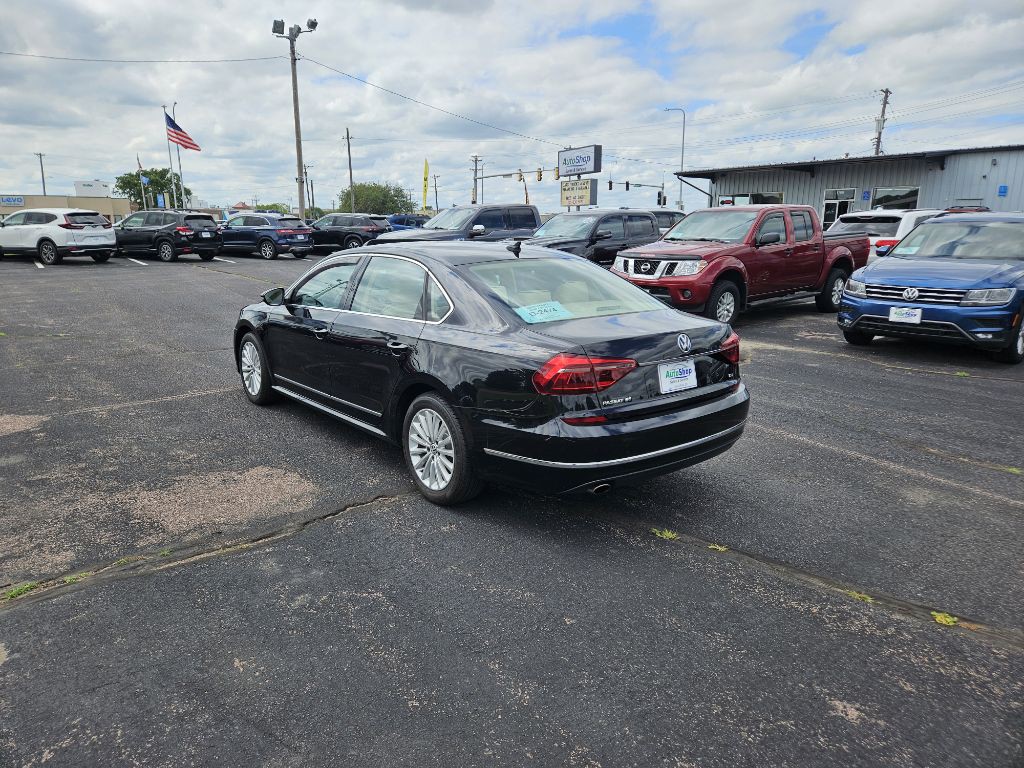 2017 Volkswagen Passat Image 3