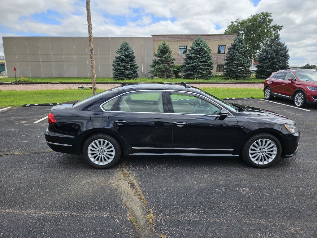 2017 Volkswagen Passat Image 6