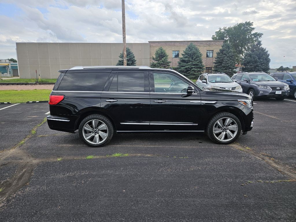 2018 Lincoln Navigator Image 9
