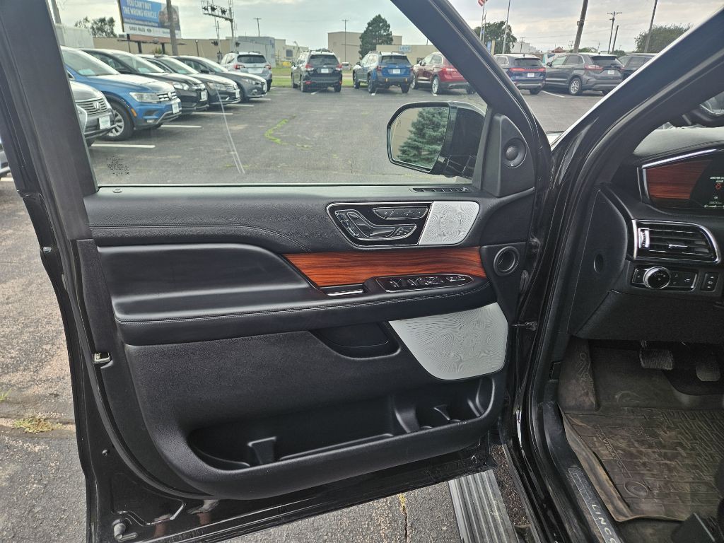 2018 Lincoln Navigator Image 12