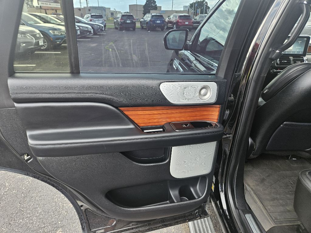 2018 Lincoln Navigator Image 13