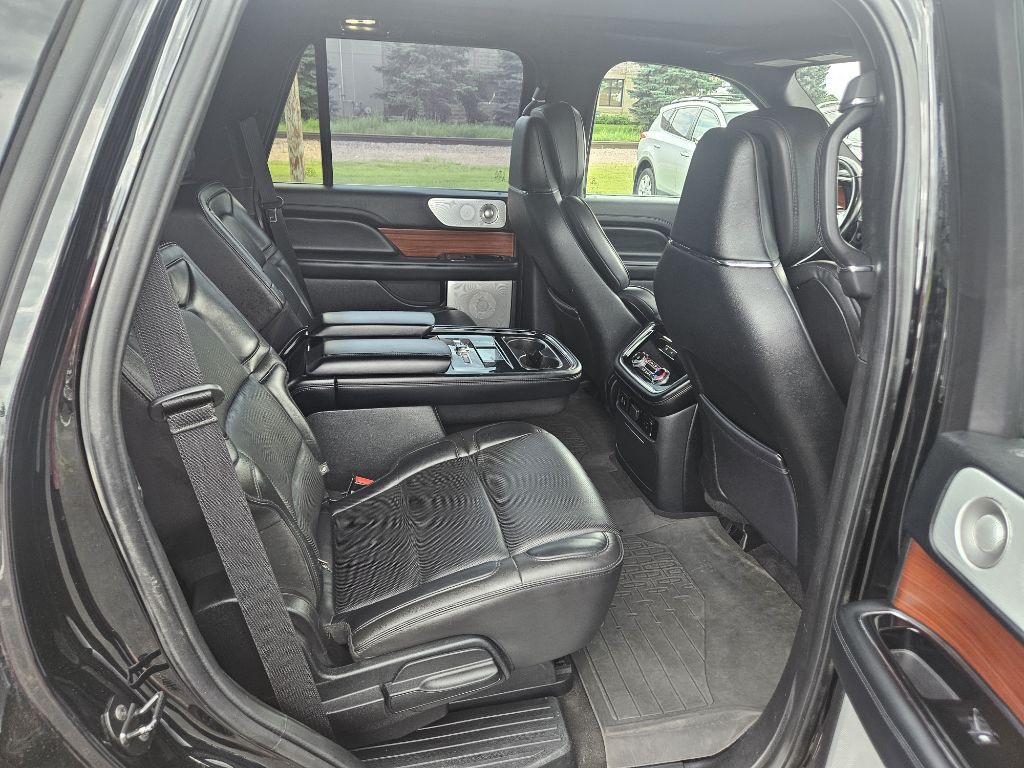 2018 Lincoln Navigator Image 16
