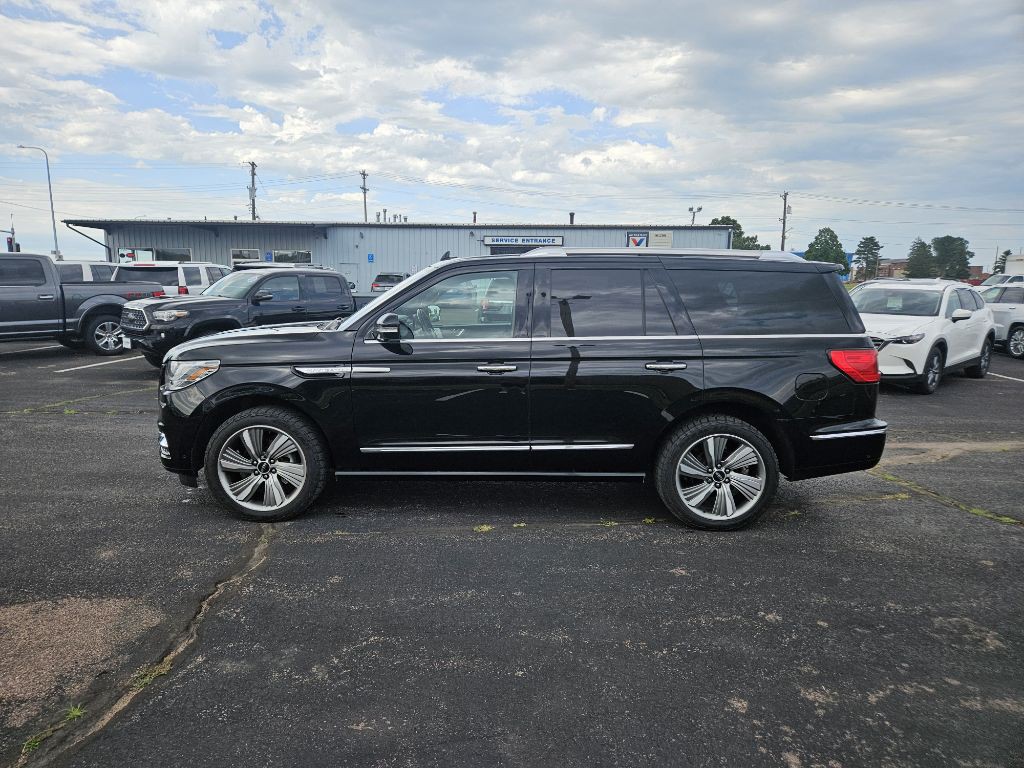 2018 Lincoln Navigator Image 2