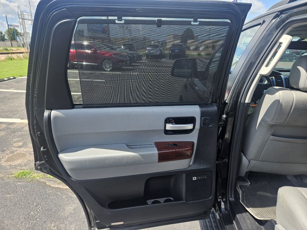 2011 Toyota Sequoia Image 14