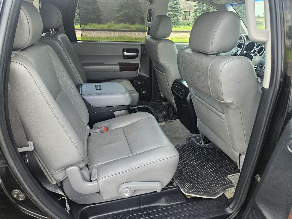 2011 Toyota Sequoia Image 15