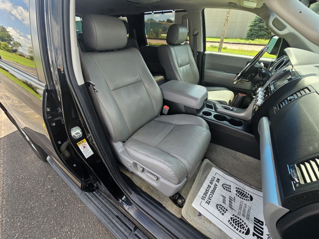 2011 Toyota Sequoia Image 19