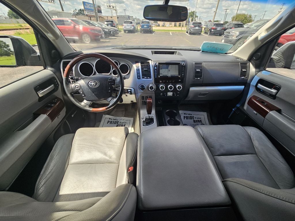 2011 Toyota Sequoia Image 21