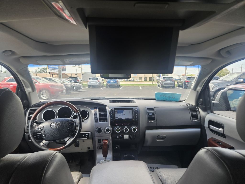 2011 Toyota Sequoia Image 24