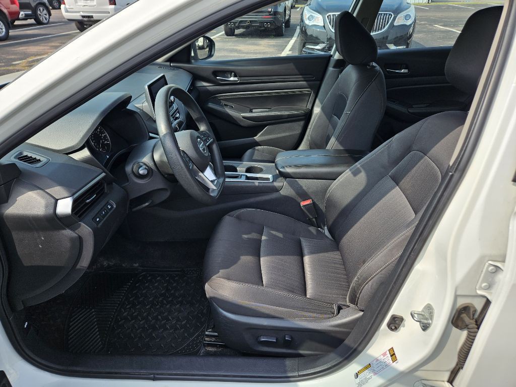 2019 Nissan Altima Image 9