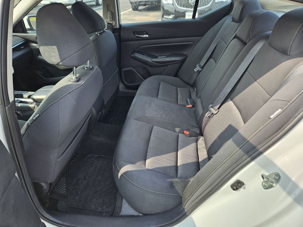 2019 Nissan Altima Image 11