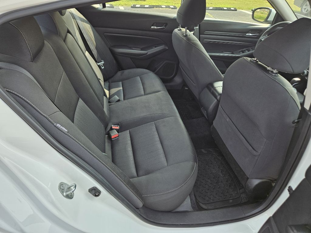 2019 Nissan Altima Image 14