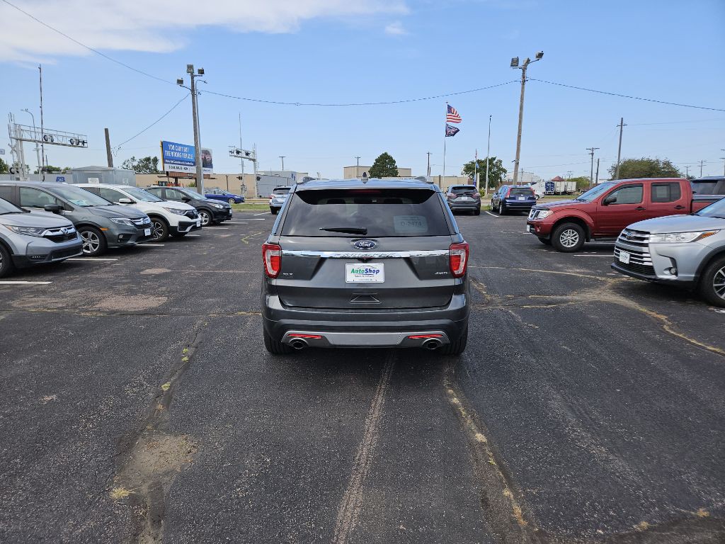 2016 Ford Explorer Image 2