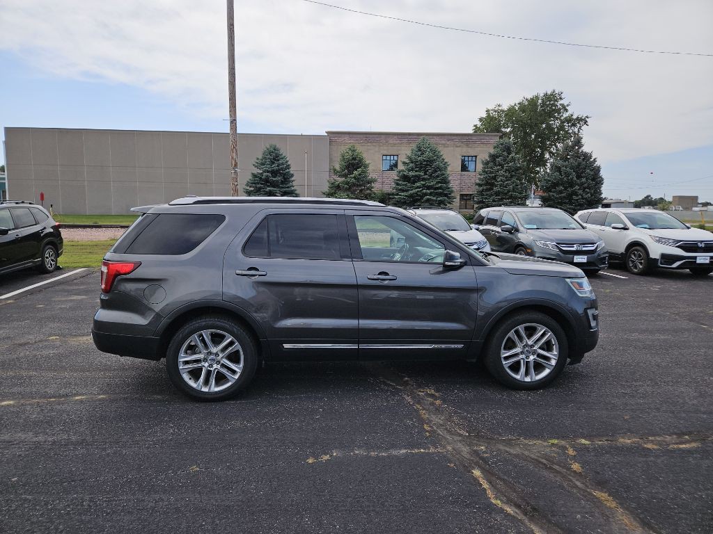 2016 Ford Explorer Image 9