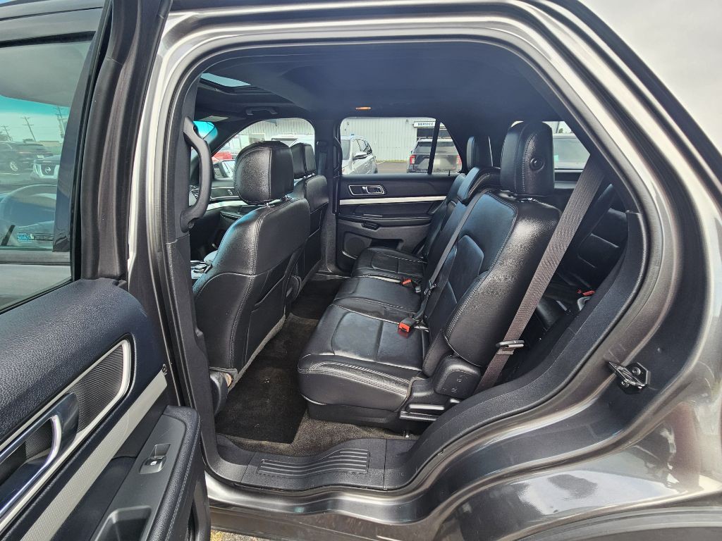 2016 Ford Explorer Image 11