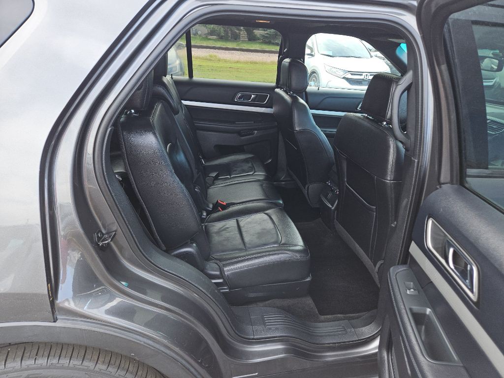 2016 Ford Explorer Image 15