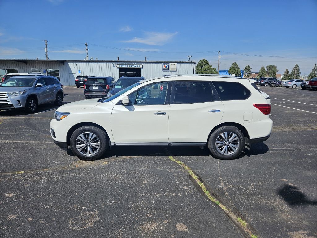 2020 Nissan Pathfinder Image 2