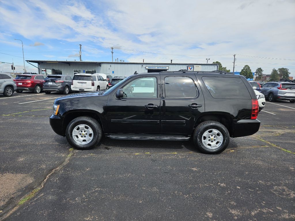 2013 Chevrolet Tahoe Image 2