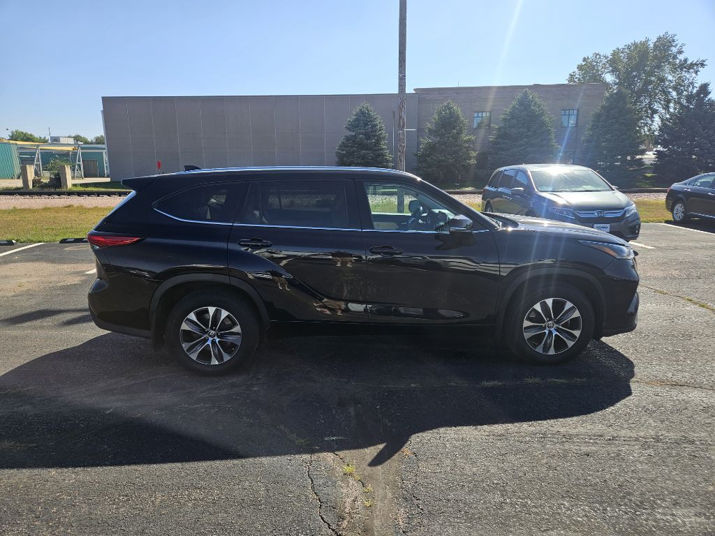 2021 Toyota Highlander Image 6