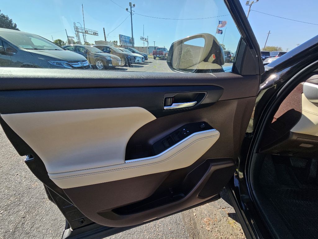 2021 Toyota Highlander Image 10