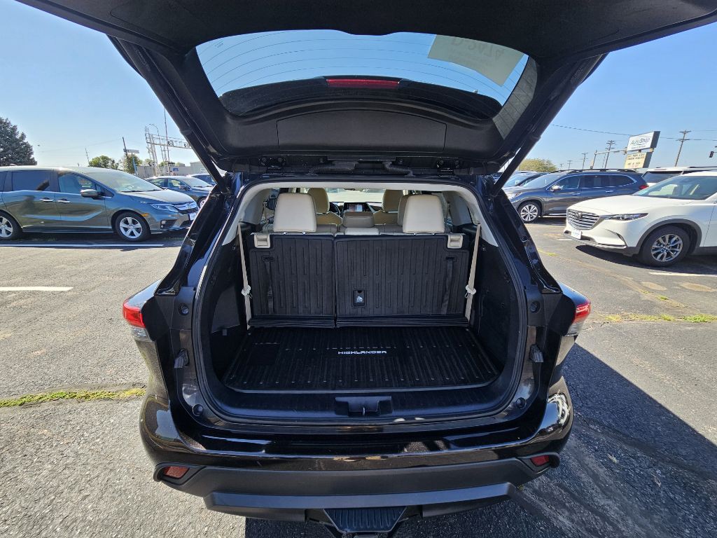 2021 Toyota Highlander Image 14
