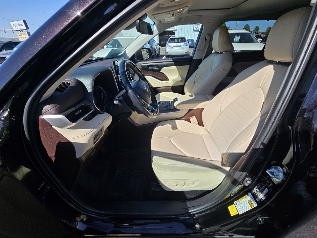 2021 Toyota Highlander Image 9