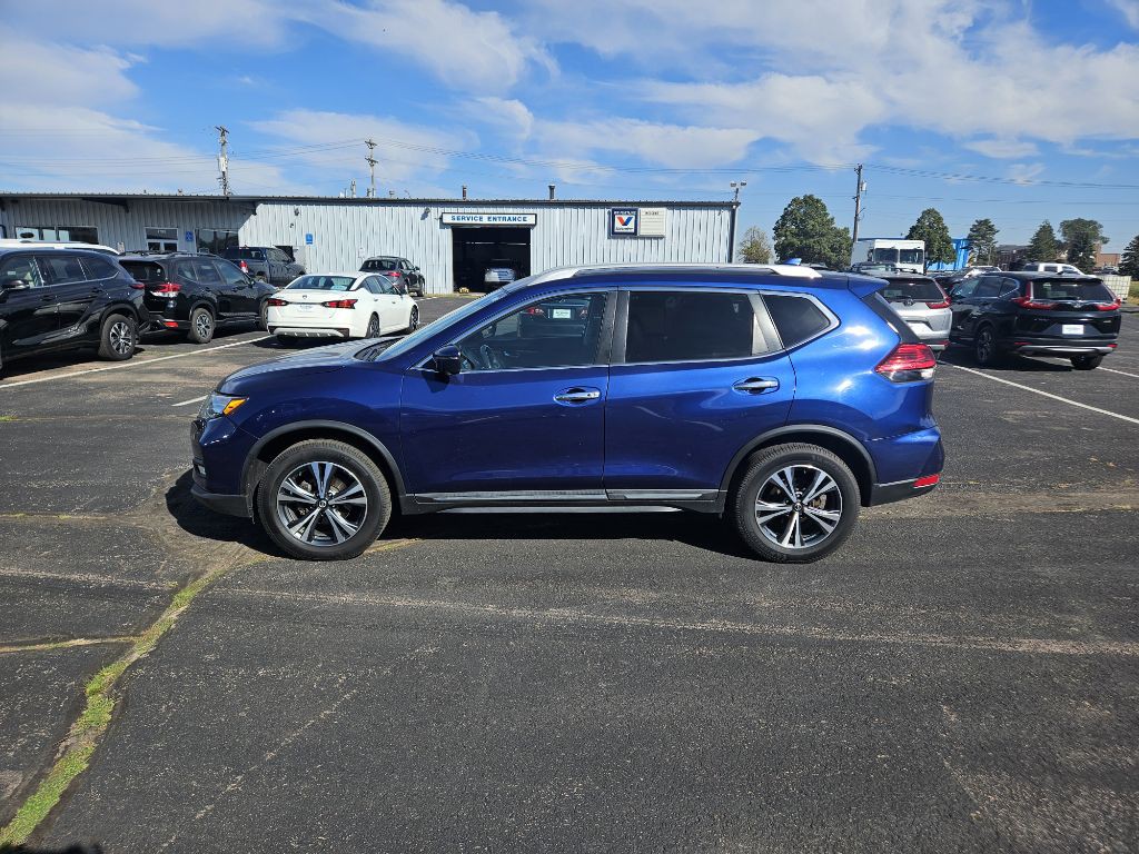 2017 Nissan Rogue Image 2