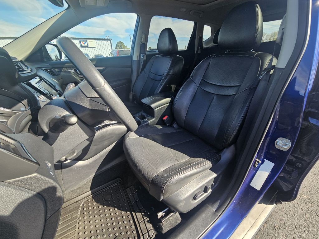 2017 Nissan Rogue Image 11