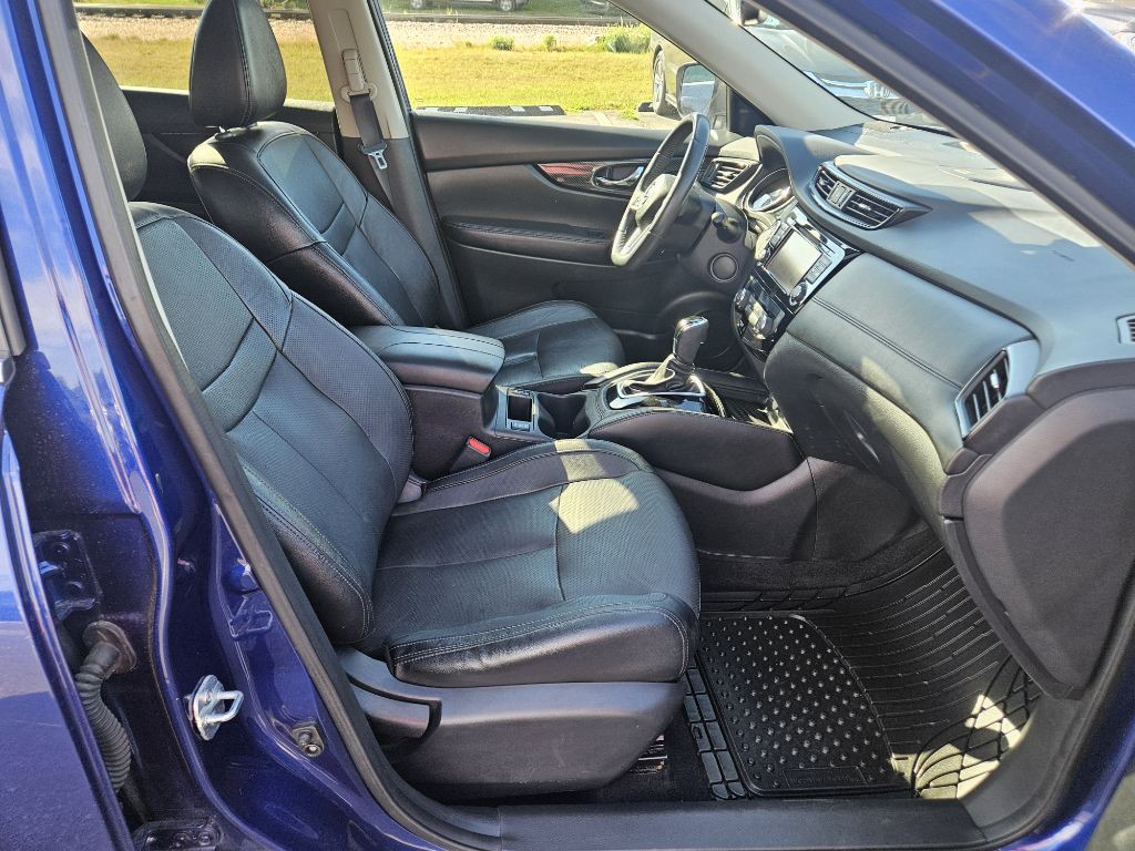 2017 Nissan Rogue Image 18