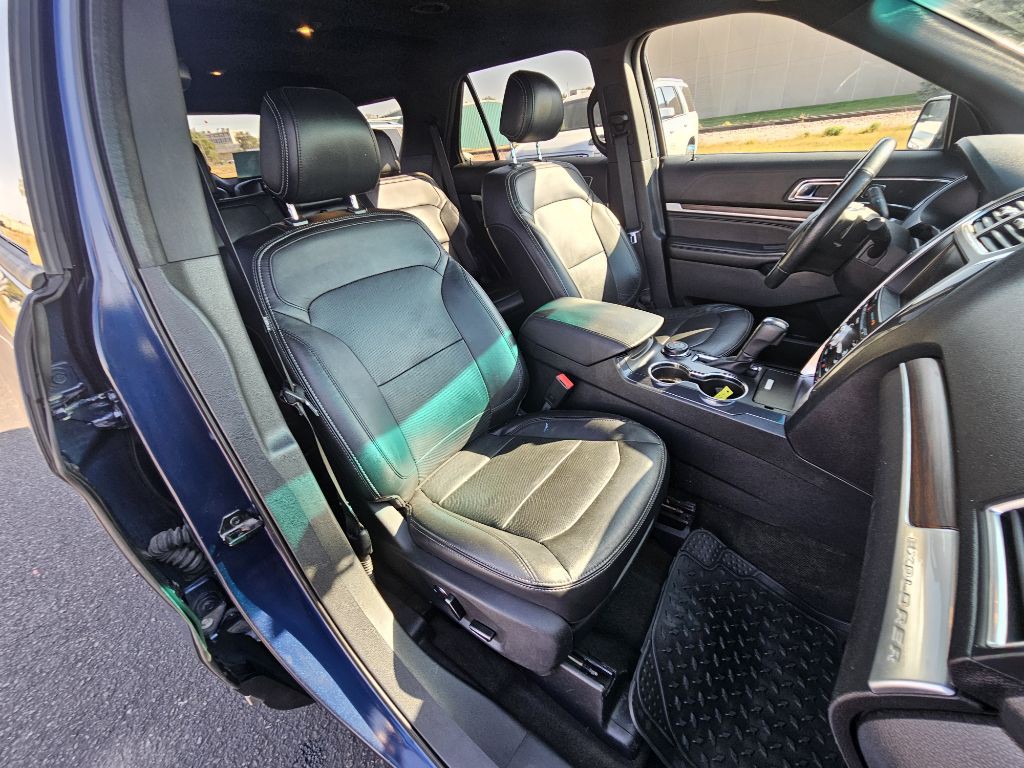 2016 Ford Explorer Image 19