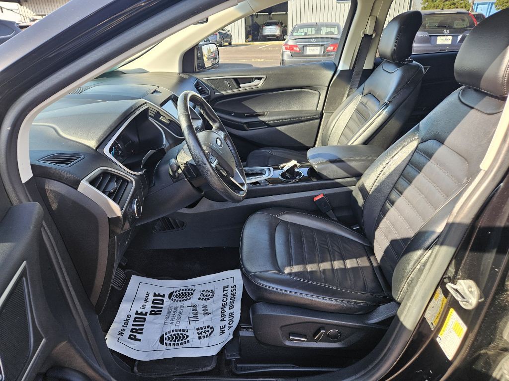 2016 Ford Edge Image 9