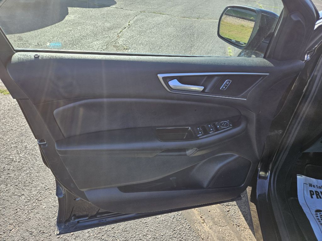 2016 Ford Edge Image 10