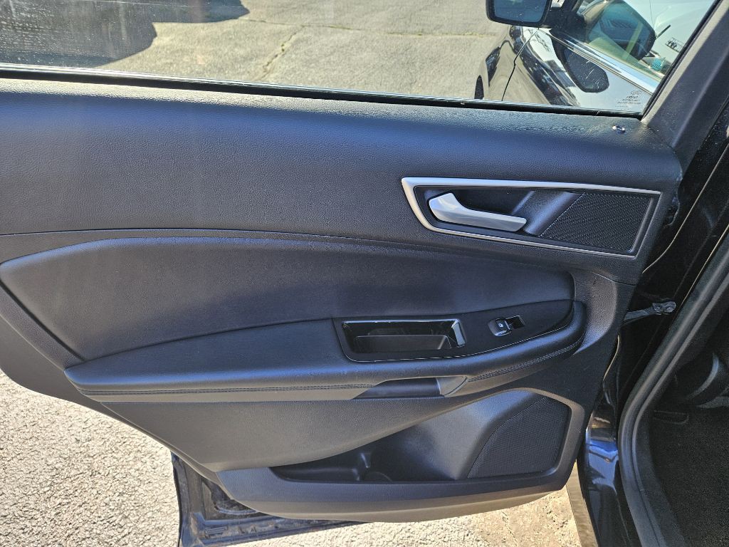 2016 Ford Edge Image 13