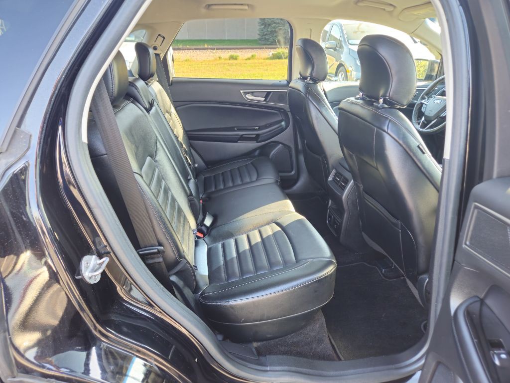 2016 Ford Edge Image 15